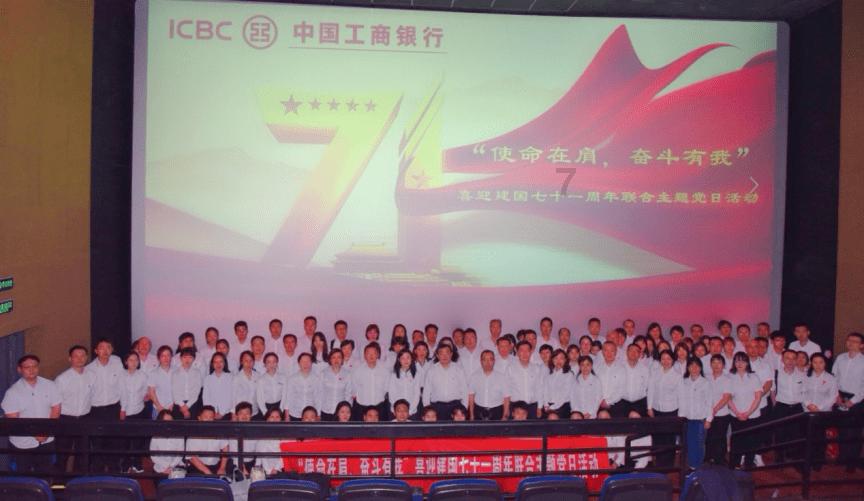 郑恺想做会“变脸”的演员,坦言《繁花》除了魏总最想演爷叔