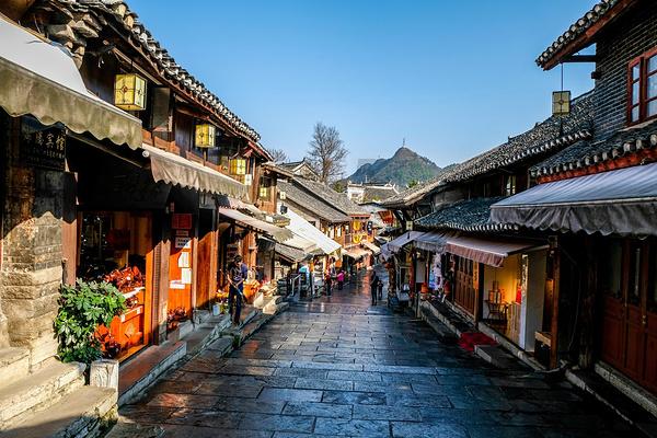 结对共建办实事 安装路灯暖民心